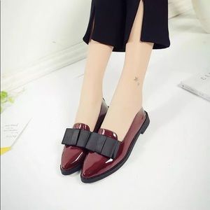 New pointed toe loafers with bow